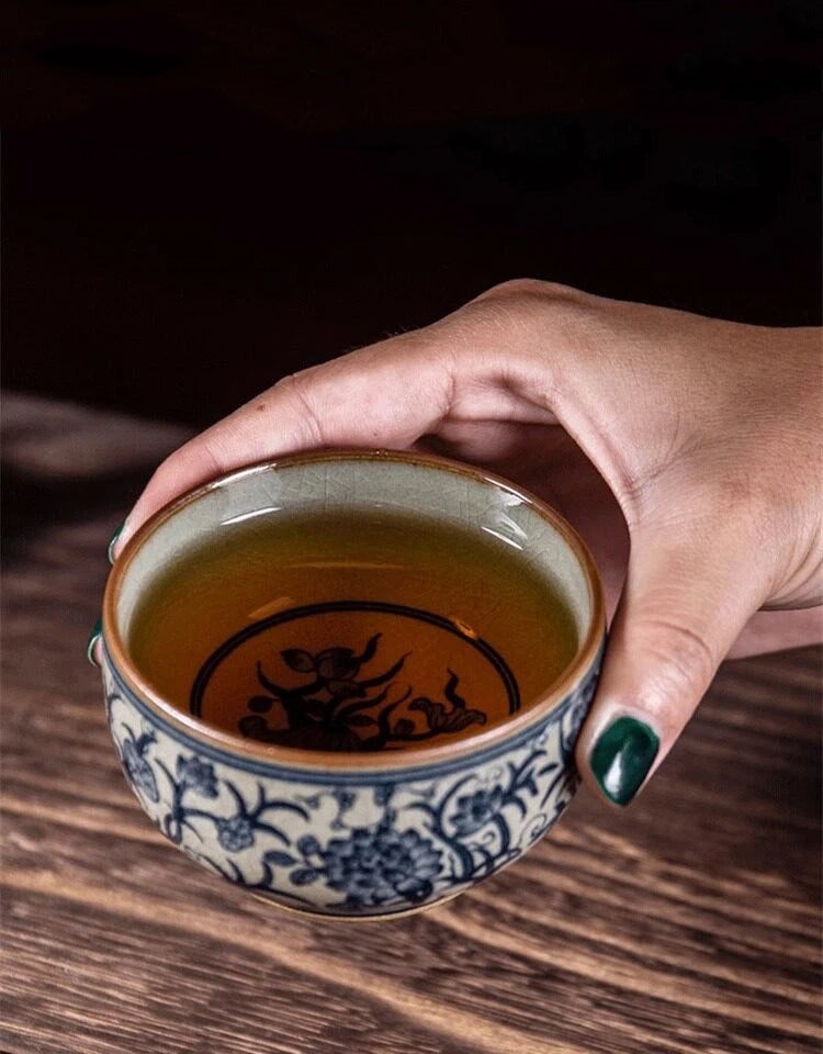 Blue and White Porcelain Underglaze Hand-Painted Intertwined Lotus Teacup 130ml