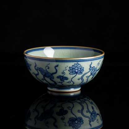 Blue and White Porcelain Hand-Painted Lotus Pu'er Master Teacup 90ml