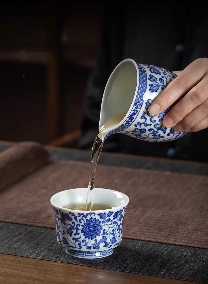 Jingdezhen Blue and White Porcelain Lotus Scrolling Pattern Short-stemmed Tea Cup