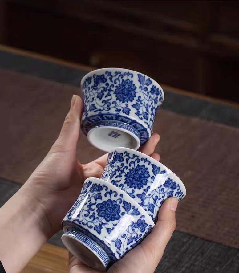 Jingdezhen Blue and White Porcelain Lotus Scrolling Pattern Short-stemmed Tea Cup