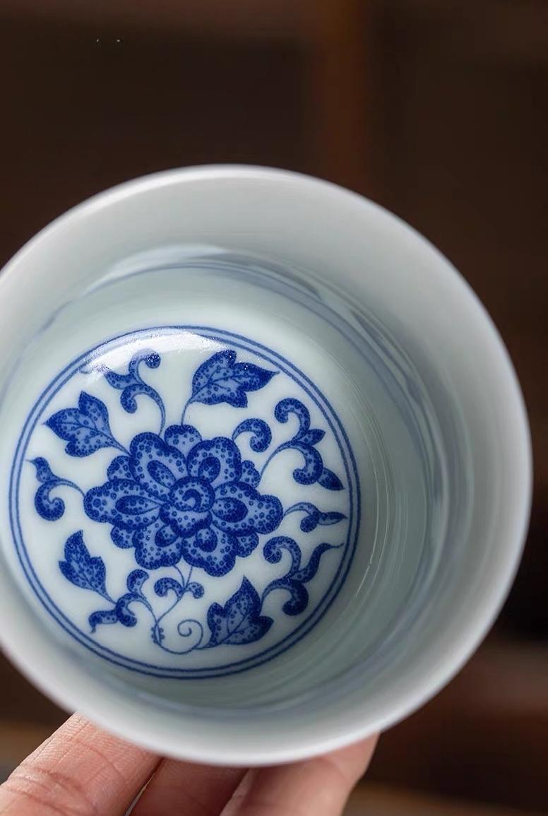 Jingdezhen Blue and White Porcelain Lotus Scrolling Pattern Short-stemmed Tea Cup