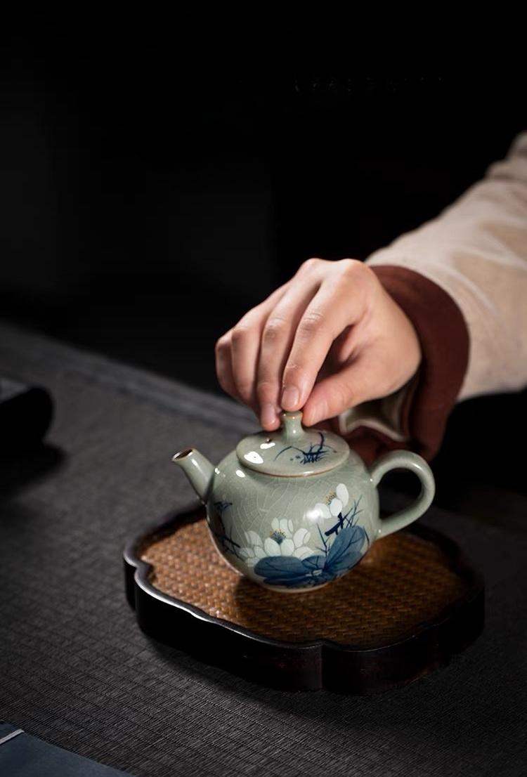 Jingdezhen Wood-Fired Kiln Old Clay Handmade  Lotus Blue and White Underglaze Color Teapot.