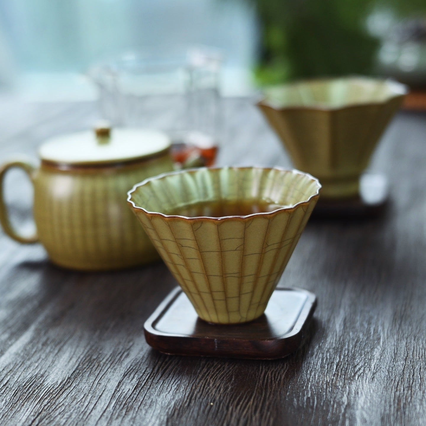 Longquan Celadon – Ge Kiln Daisy Host Tea Cup