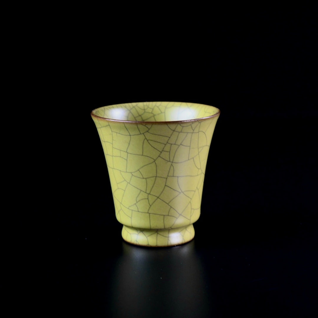 Celadon-Ge Kiln Crackle Pattern "Guifei" Beauty Teacup