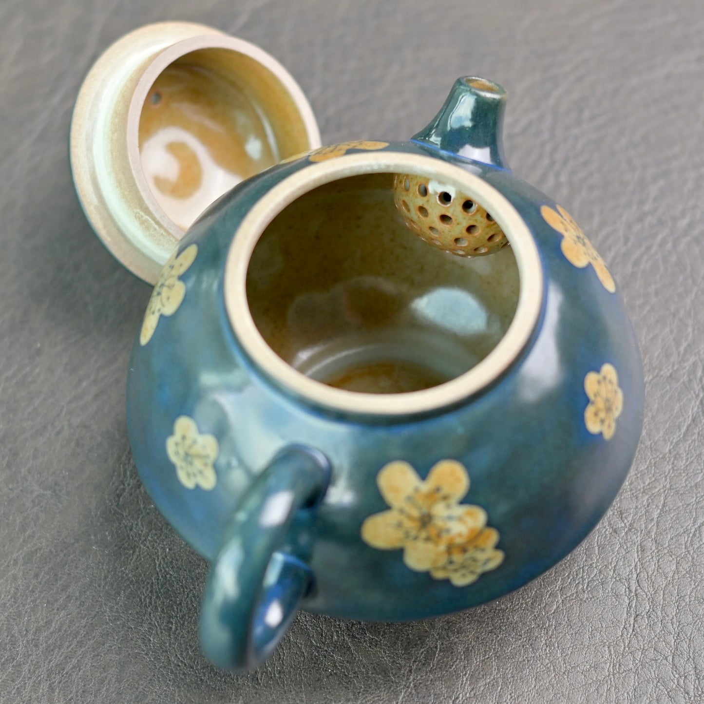 Kohiki Dark Blue Glaze Plum Blossom Painting Teapot Japanese Style Tea Pot