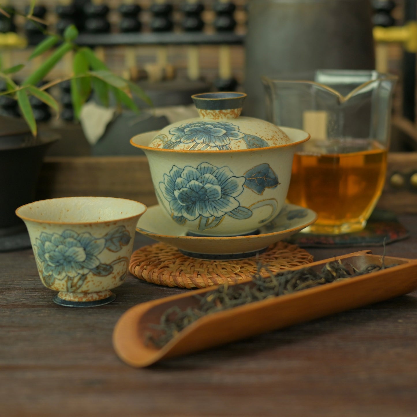 Old Clay Blue-and-White Volcanic Stone Style Caramel Glaze Gaiwan with Hand-Painted Peony Design