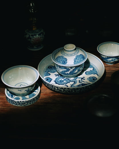 Jingdezhen Unterglasur Blau und Weiß Drachen Gaiwan Set 150ml