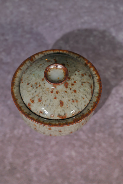 Traditional Shino pottery showcasing the iconic "Citrus Skin" (Yuzu-hada) surface effect.