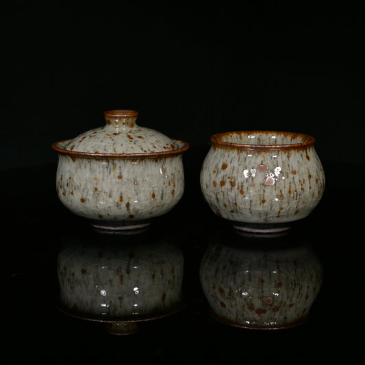 [One of a Kind] Shino-ware Gaiwan and tasting cup set with dramatic iron-spot blushes.