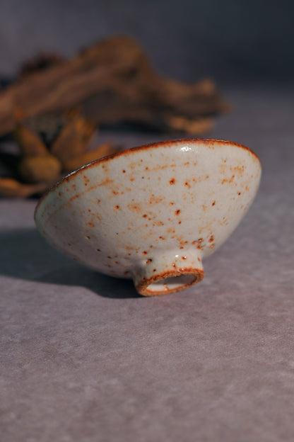 Einzigartiges Stück holzgebrannter Saggar-Ton „Glückskrabbe“ Teetasse 50ml