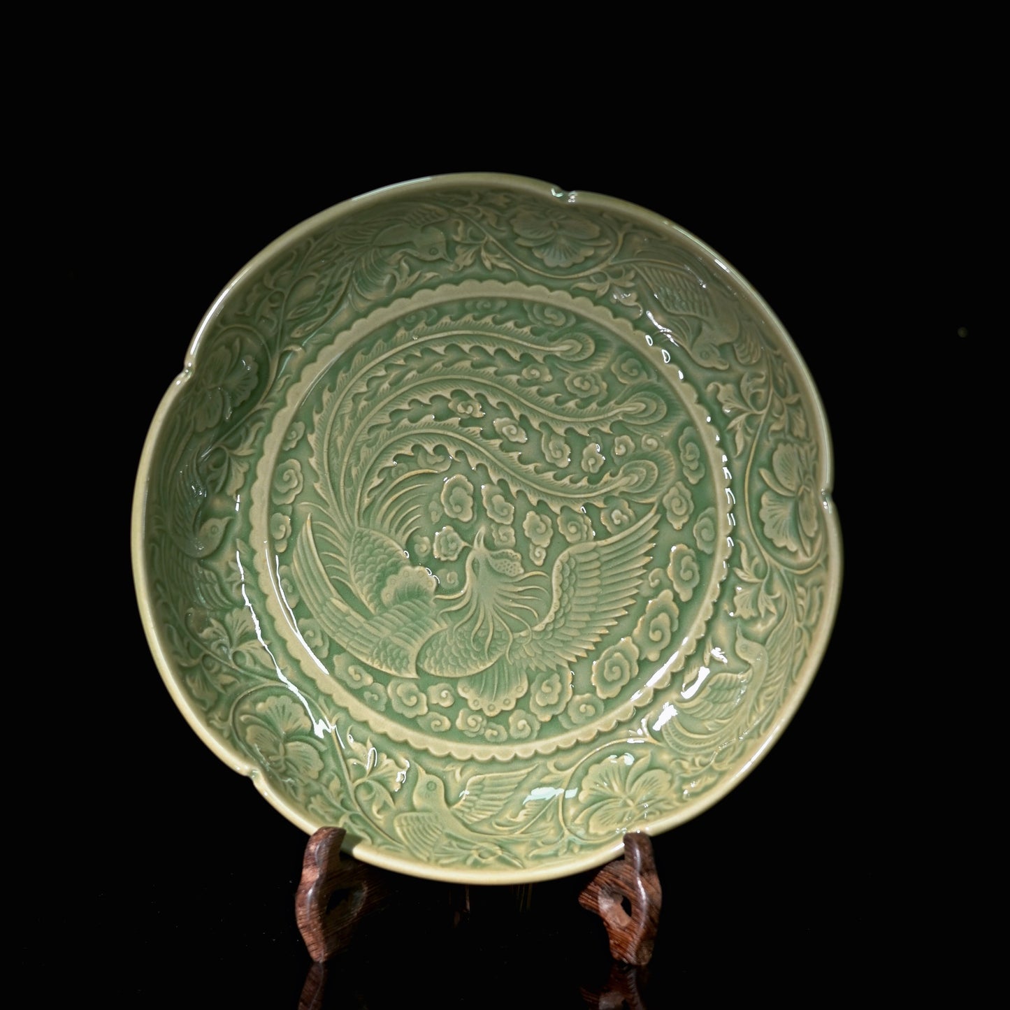 Celadon Yaozhou Olive-Green Glaze Embossment Teapot Plate