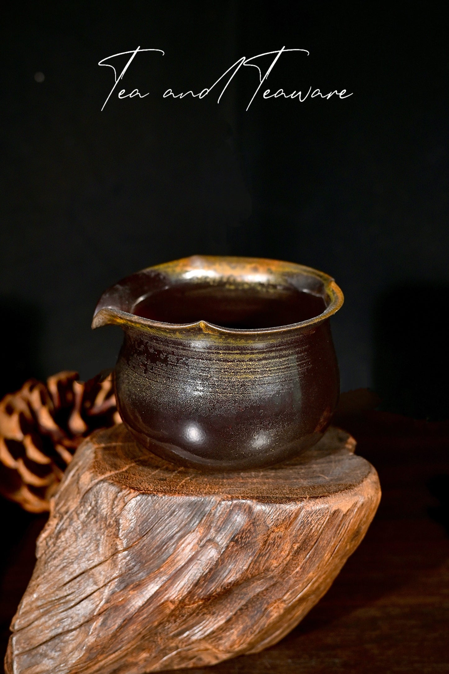 Pièce unique en bois cuit, boue artisanale noire et or, tasse d'équité 200 ml