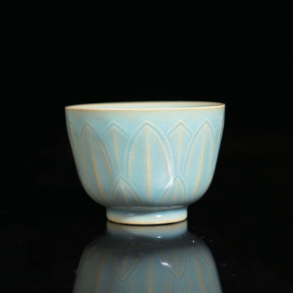 Ru Ware Vintage-Glaze Carved Lotus / Baoxiang Motif Teacup 90ml