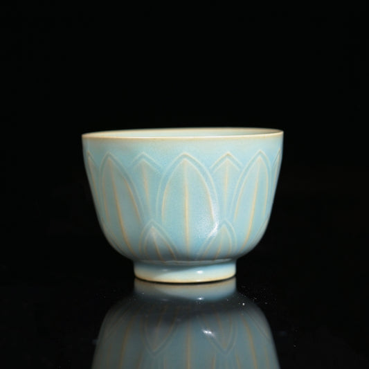 Ru Ware Vintage-Glaze Carved Lotus / Baoxiang Motif Teacup 90ml