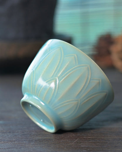 Ru Ware Vintage-Glaze Carved Lotus / Baoxiang Motif Teacup 90ml