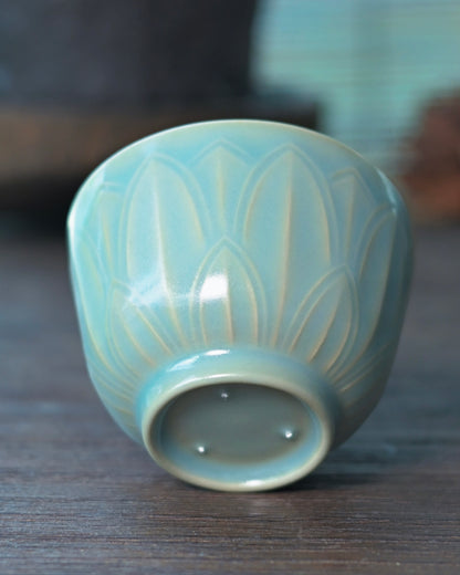 Ru Ware Vintage-Glaze Carved Lotus / Baoxiang Motif Teacup 90ml