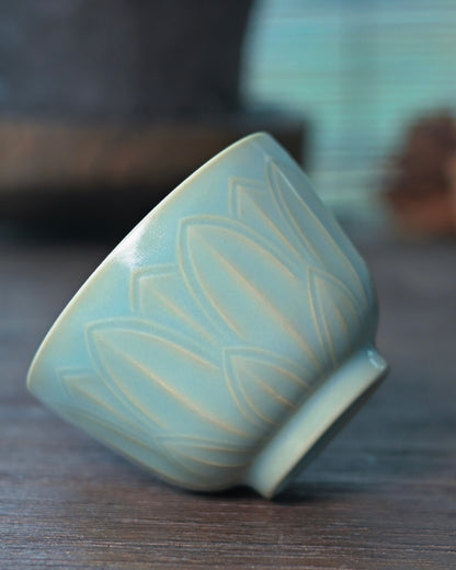 Ru Ware Vintage-Glaze Carved Lotus / Baoxiang Motif Teacup 90ml