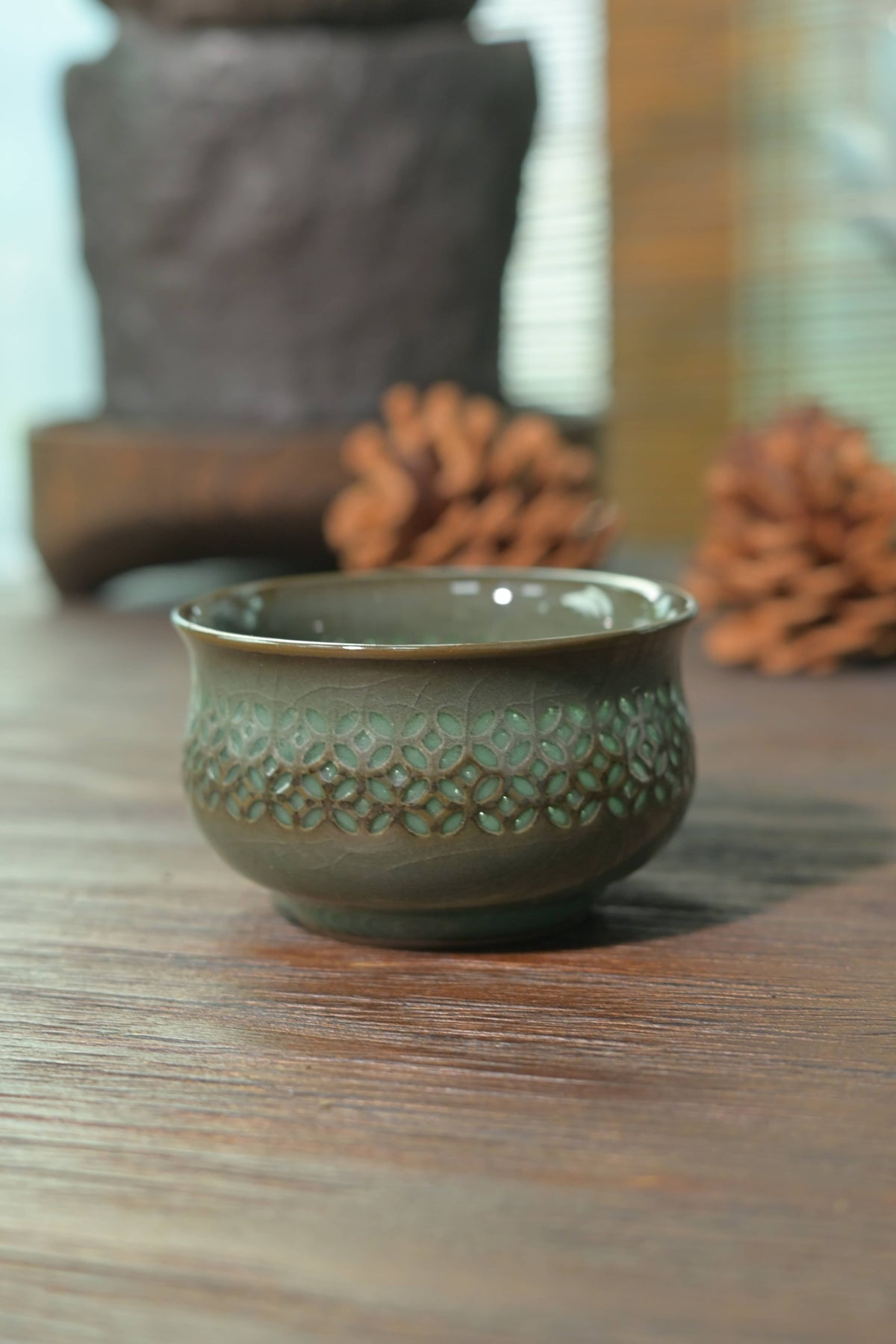 Longquan Celadon Ge Kiln Iron-Clay Linglong porcelain Teacup 100ml