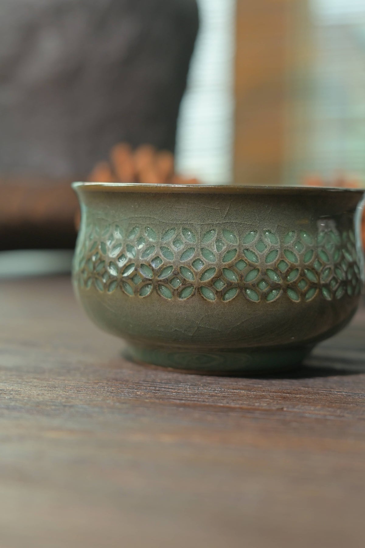 Longquan Celadon Ge Kiln Iron-Clay Linglong porcelain Teacup 100ml