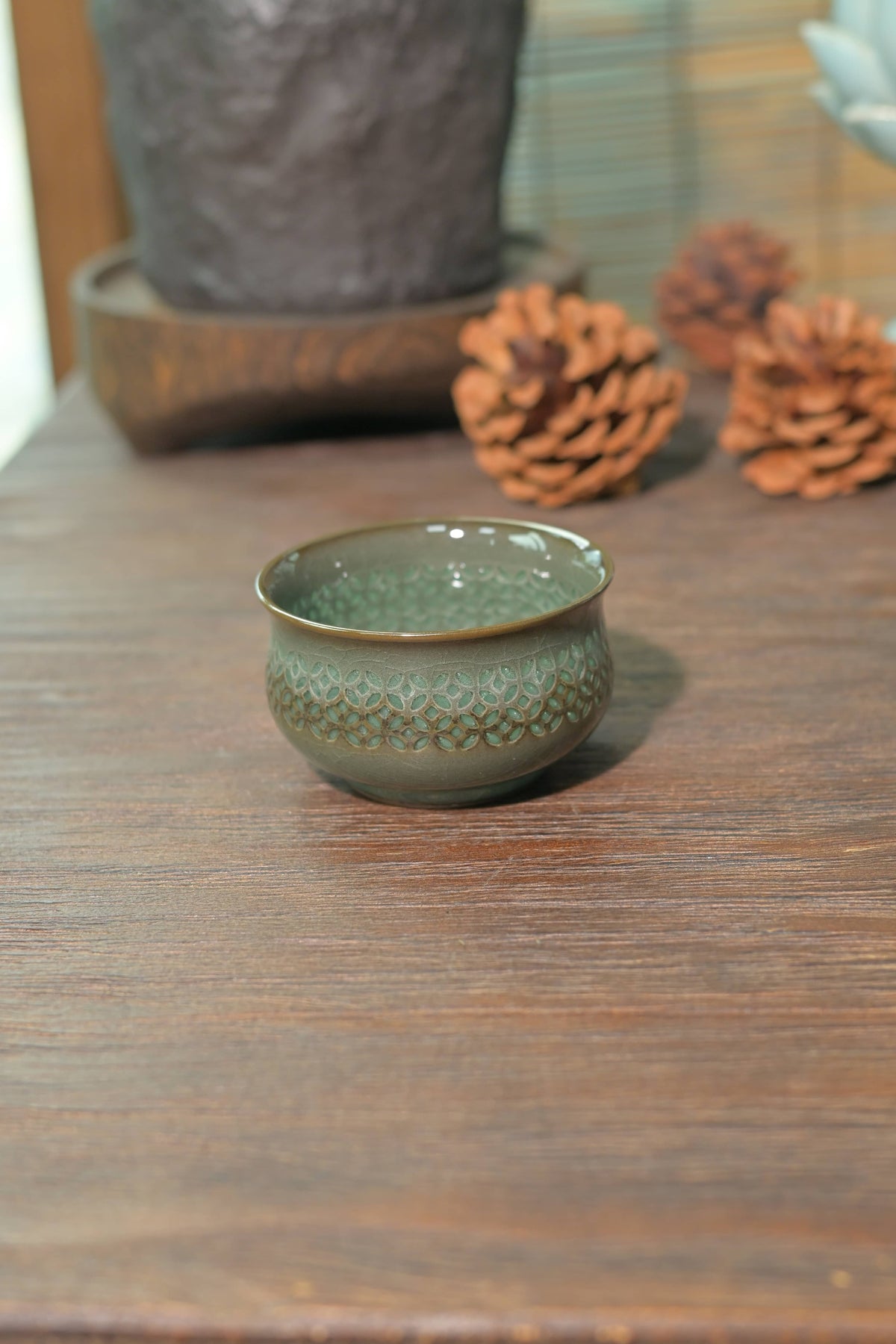 Longquan Celadon Ge Kiln Iron-Clay Linglong porcelain Teacup 100ml
