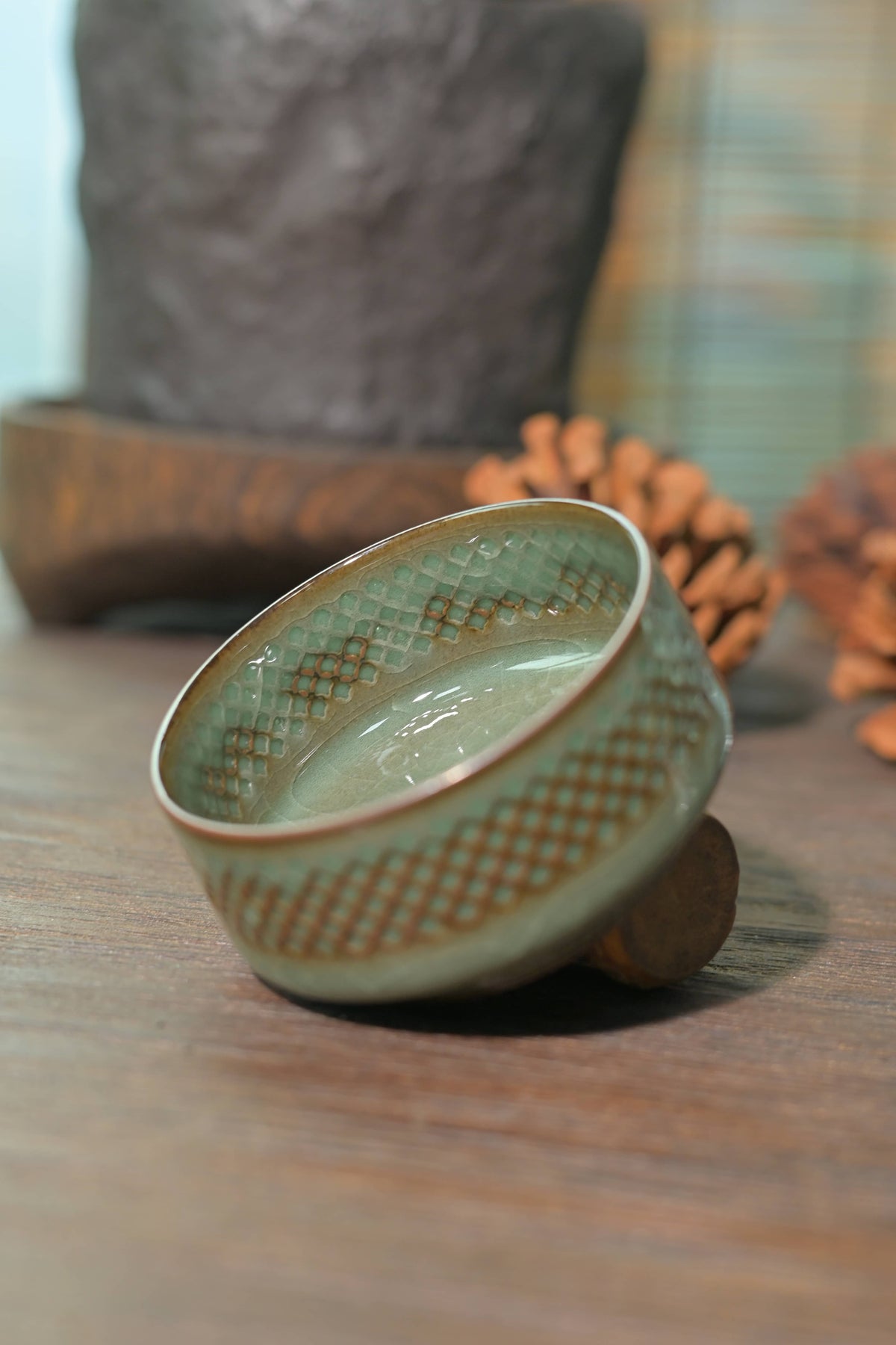 Longquan Celadon Ge Kiln Iron-Clay Linglong porcelain Teacup 100ml