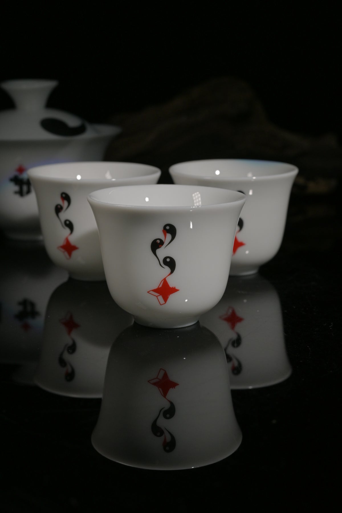 Dehua White Porcelain "Magatama Echo" Gaiwan Set 110ml