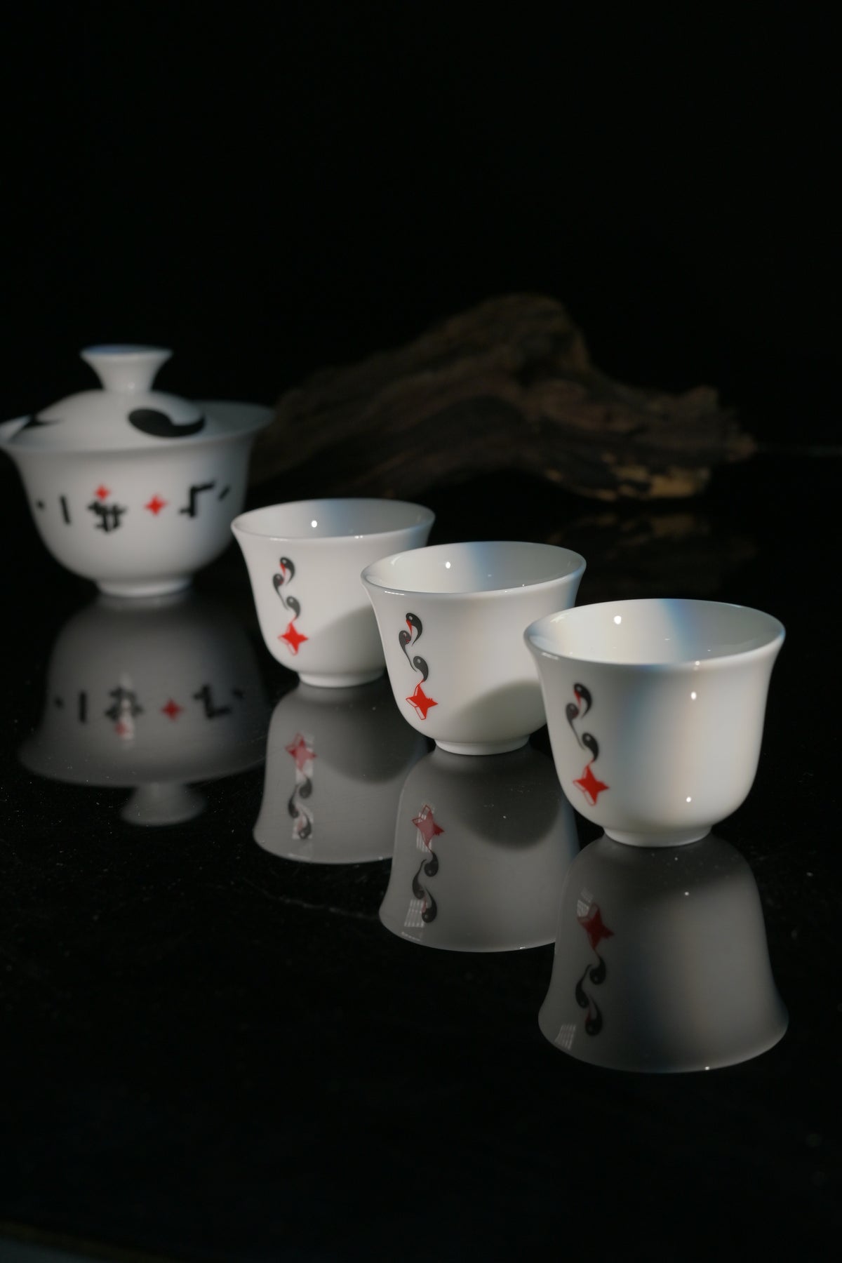 Dehua White Porcelain "Magatama Echo" Gaiwan Set 110ml
