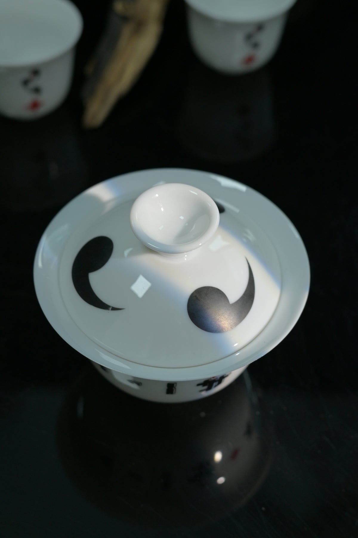 Dehua White Porcelain "Magatama Echo" Gaiwan Set 110ml