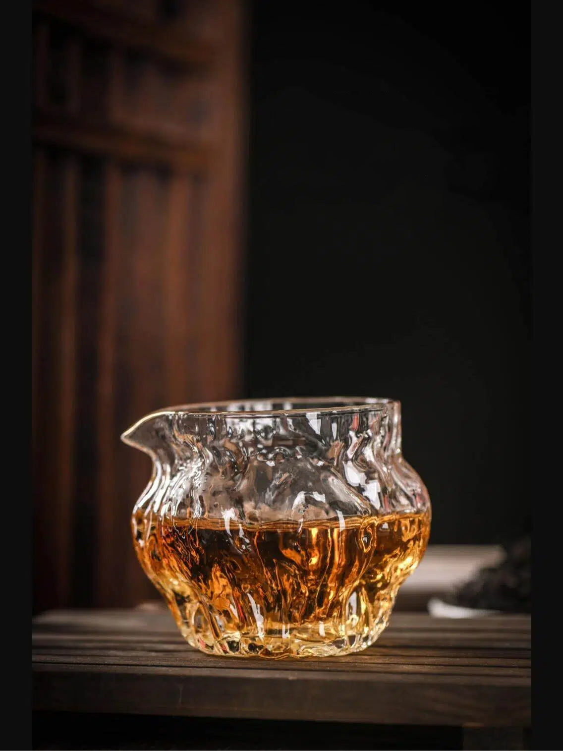 Fresh 2025 Spring Da Hong Pao Wuyi Rock Tea — legendary Chinese oolong celebrated for its balanced flavor and aroma.