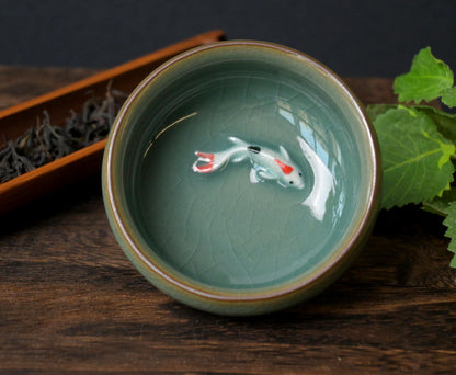 Longquan-Seladon Ge-Brennofen pflaumengrüne "Kleiner Fisch" Gongfu-Teetasse.