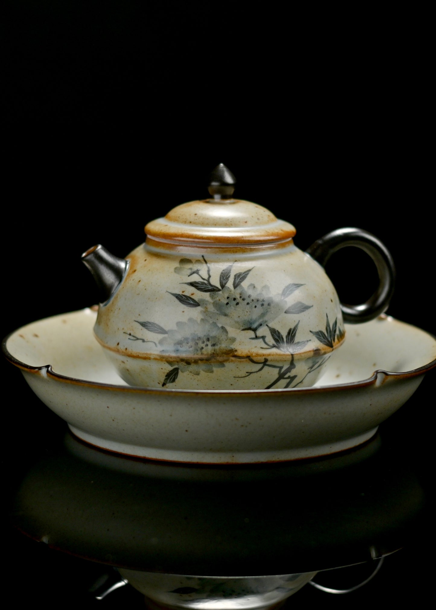 Small-Size Retro Hand-Painted Peony Teapot with Drip Tray