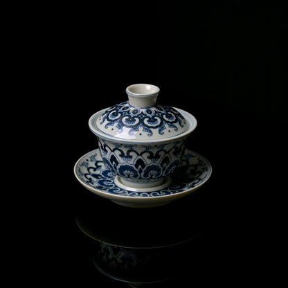 Der blau-weiß verzierte Lotus-Gaiwan, Jingdezhen Qinghua Teeschale