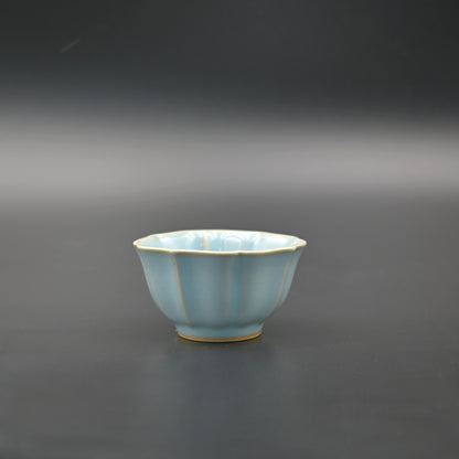 Ru-Ware Teetasse mit Lotusblütenkelch