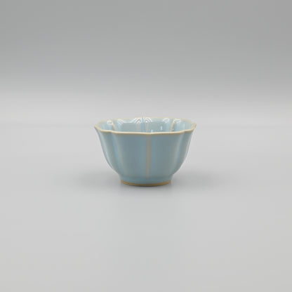Ru-Ware Teetasse mit Lotusblütenkelch