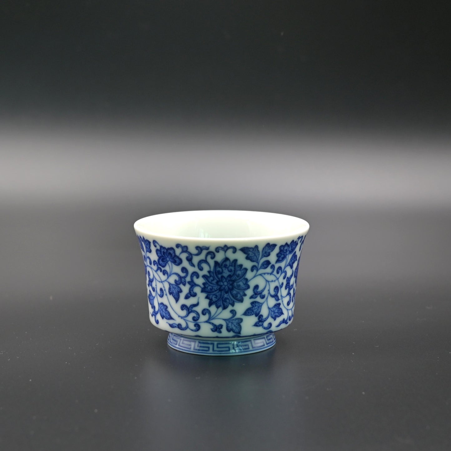 Jingdezhen Blue and White Porcelain Lotus Scrolling Pattern Short-stemmed Tea Cup