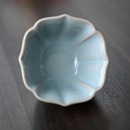 Ru-Ware Teetasse mit Lotusblütenkelch