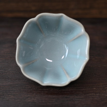 Ru-Ware Teetasse mit Lotusblütenkelch