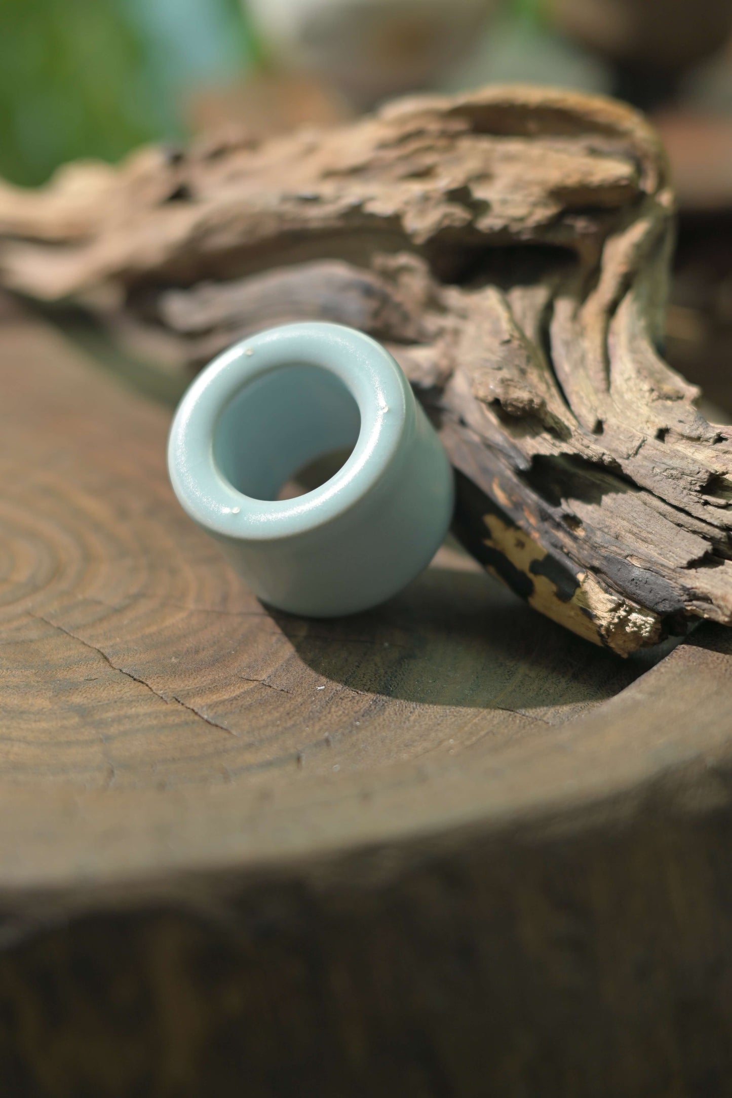 Ru Ware Thumb Ring with Willow-Leaf Crackle Glaze