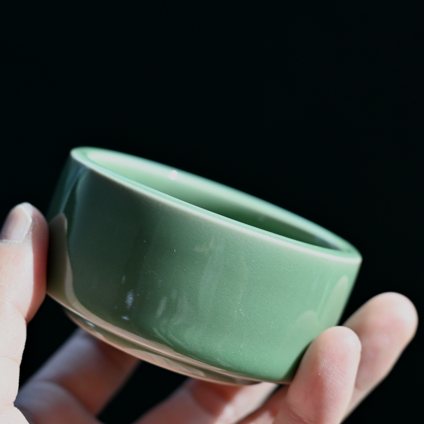 Longquan Celadon Waves Pattern Plum Green Host Tea cup