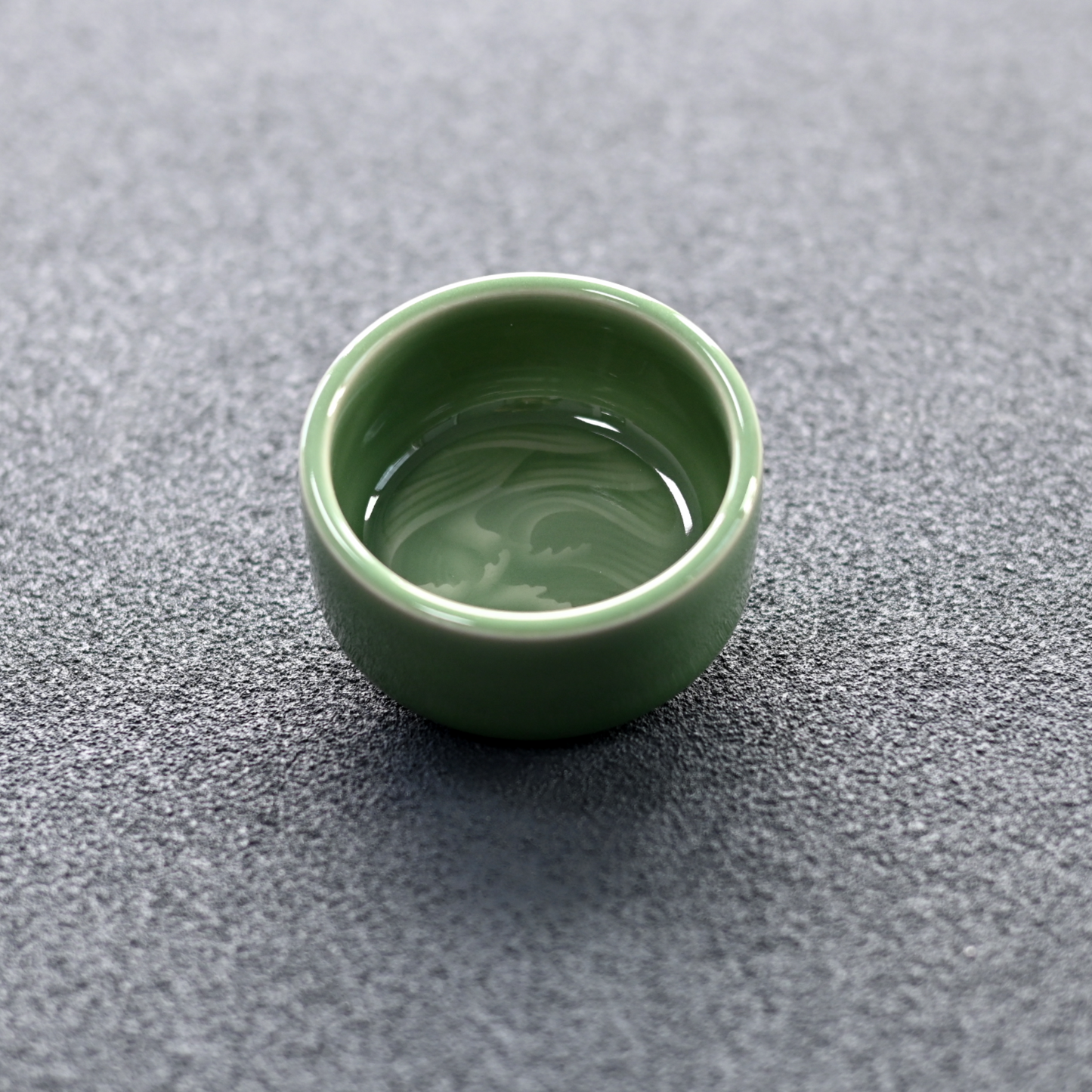 Longquan Celadon Waves Pattern Plum Green Host Tea cup