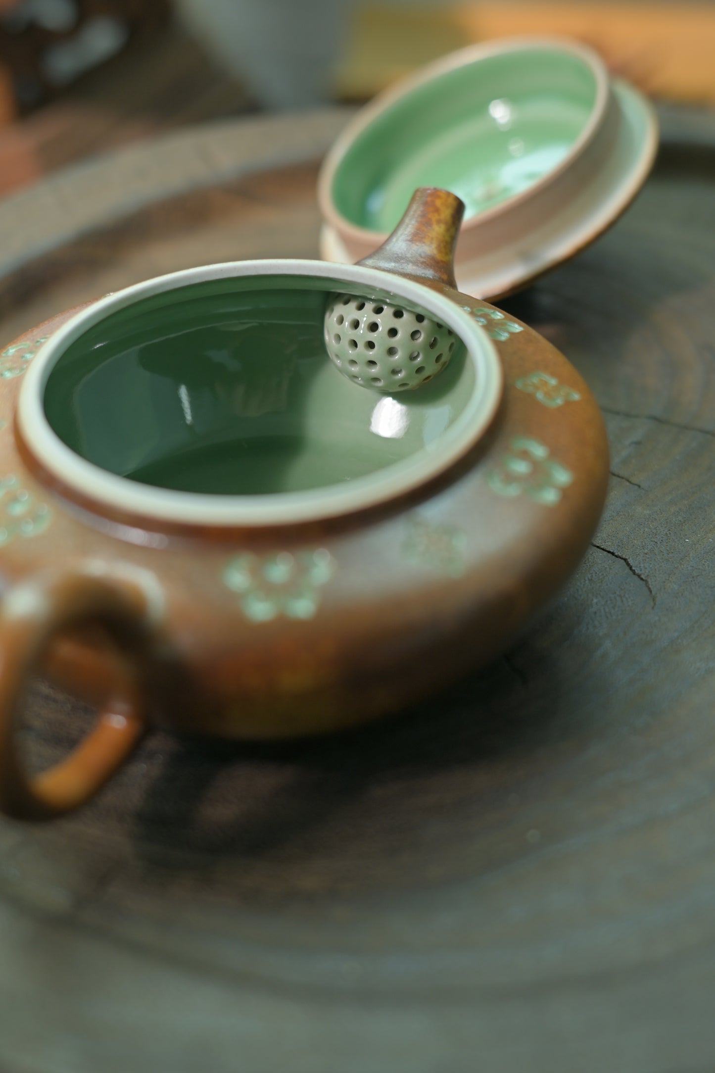 Saanwu Studio selected: hand-painted and carved wood ash celadon teapot for tea connoisseurs