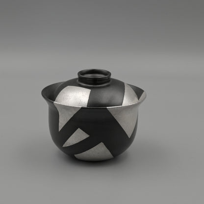 Einzelstück Versilberte unregelmäßige geometrische schwarz-weiße Gaiwan (Teetasse)