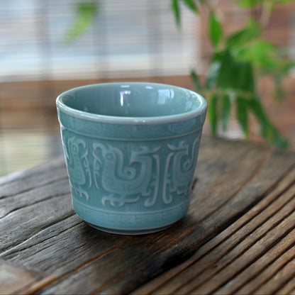 Coupe de maître Céladon Longquan bleu céleste à six phénix totem