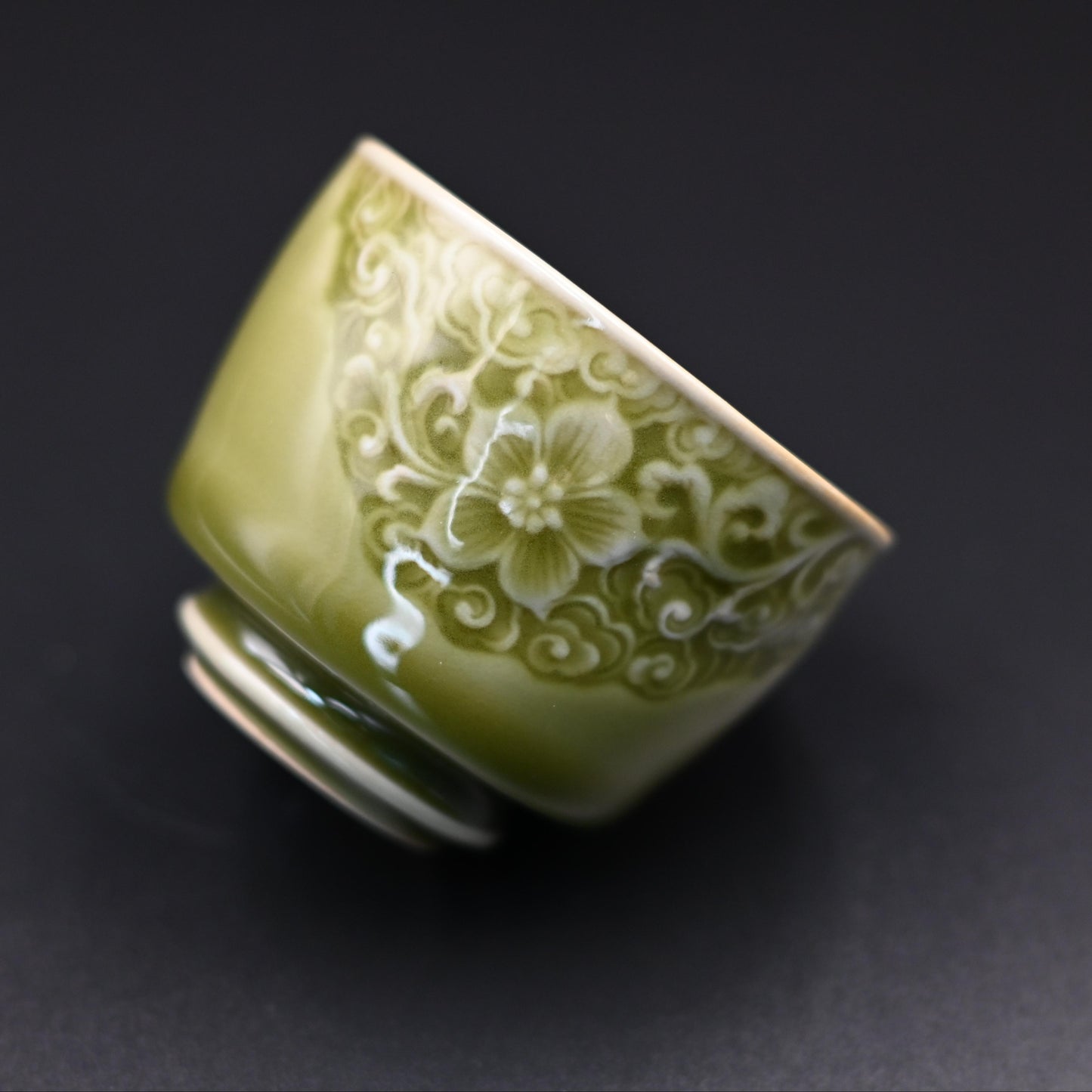 Longquan Celadon Hand-carved Flowers Underglaze Patterns Host Tea Cup