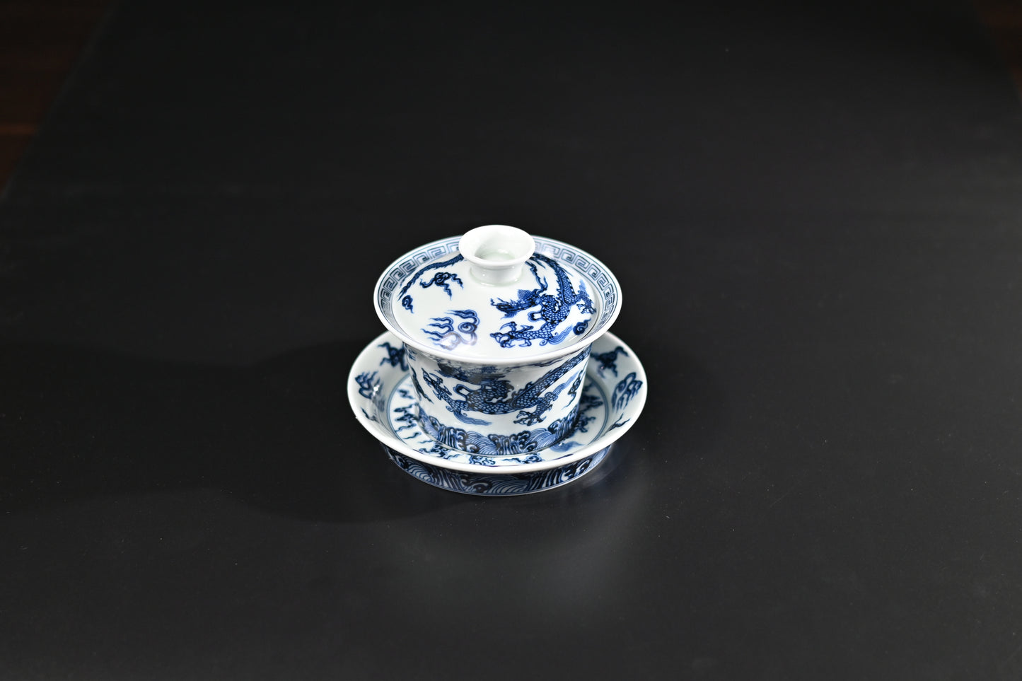 Jingdezhen Blue and White Dragon and Cloud Patterns Porcelain  Flat Base Gaiwan and Matching Saucer