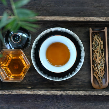 Silberglasierter Schwarz-Weiß Gaiwan mit Untertasse