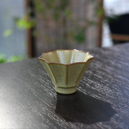 Longquan Celadon – Ge-Kiln Enneagon Blumenschalen-Hauptteetasse