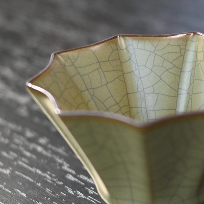 Longquan Celadon – Ge-Kiln Enneagon Blumenschalen-Hauptteetasse