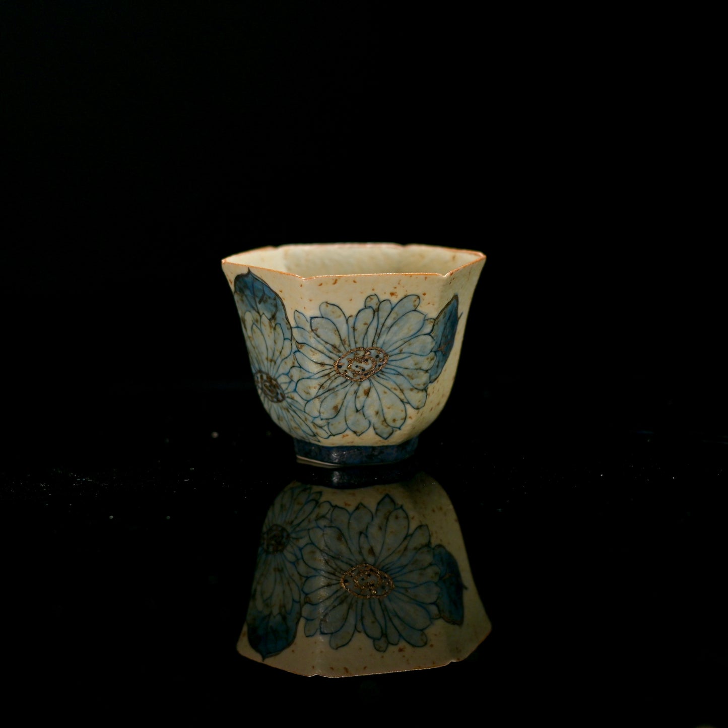 Old Clay Blue-and-White Volcanic Stone Caramel Glaze Tea Cup (45ml) with Hand-Painted Flora Design