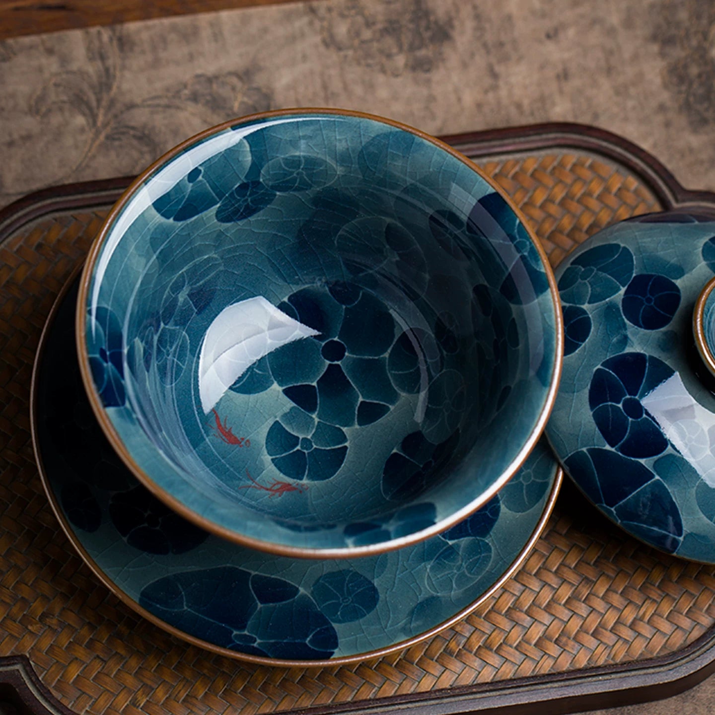 Gongfu tea brewing set: 170ml Lotus Pond gaiwan made of authentic high-fired Kaolin.